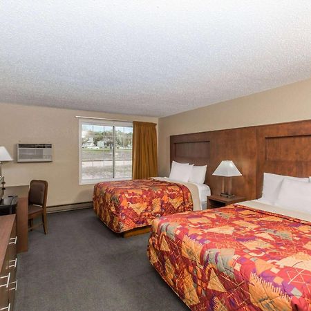 Days Inn By Wyndham Pierre Exterior photo