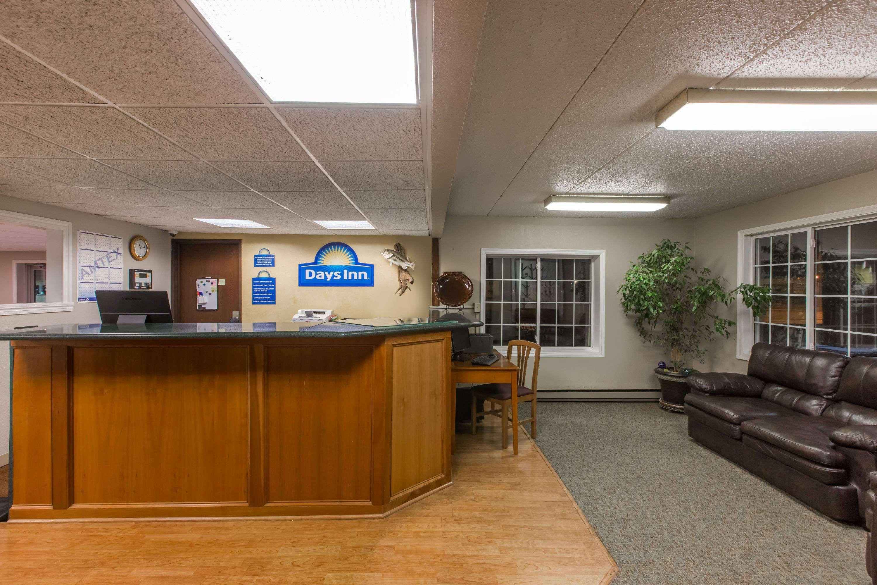 Days Inn By Wyndham Pierre Exterior photo